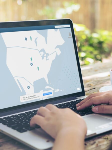 Půjčky na internetu: Proč potřebujete VPN pro ochranu údajů?